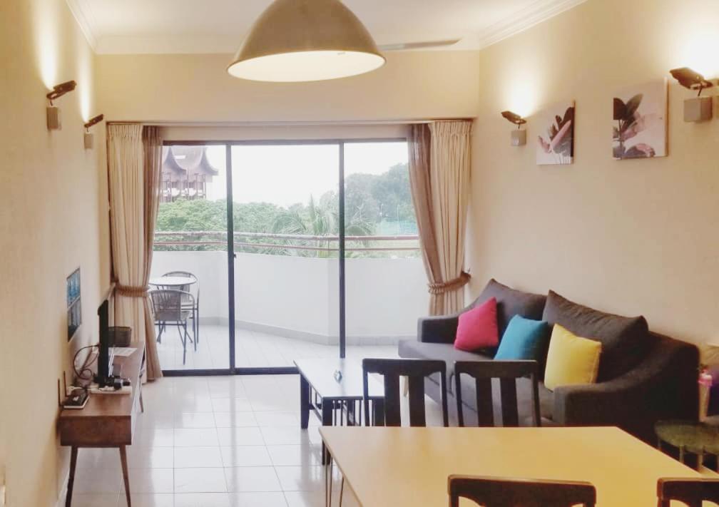 PoolView Resort Batu Ferringhi 502 - 2 Bedroom Buitenkant foto